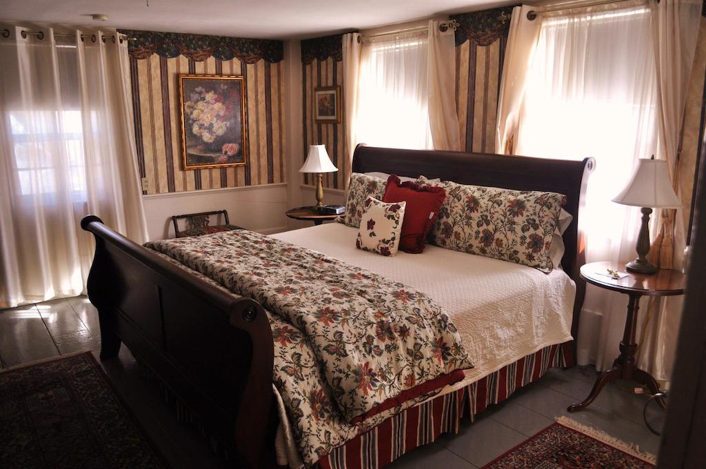 Colby Hill Inn Henniker Bilik gambar